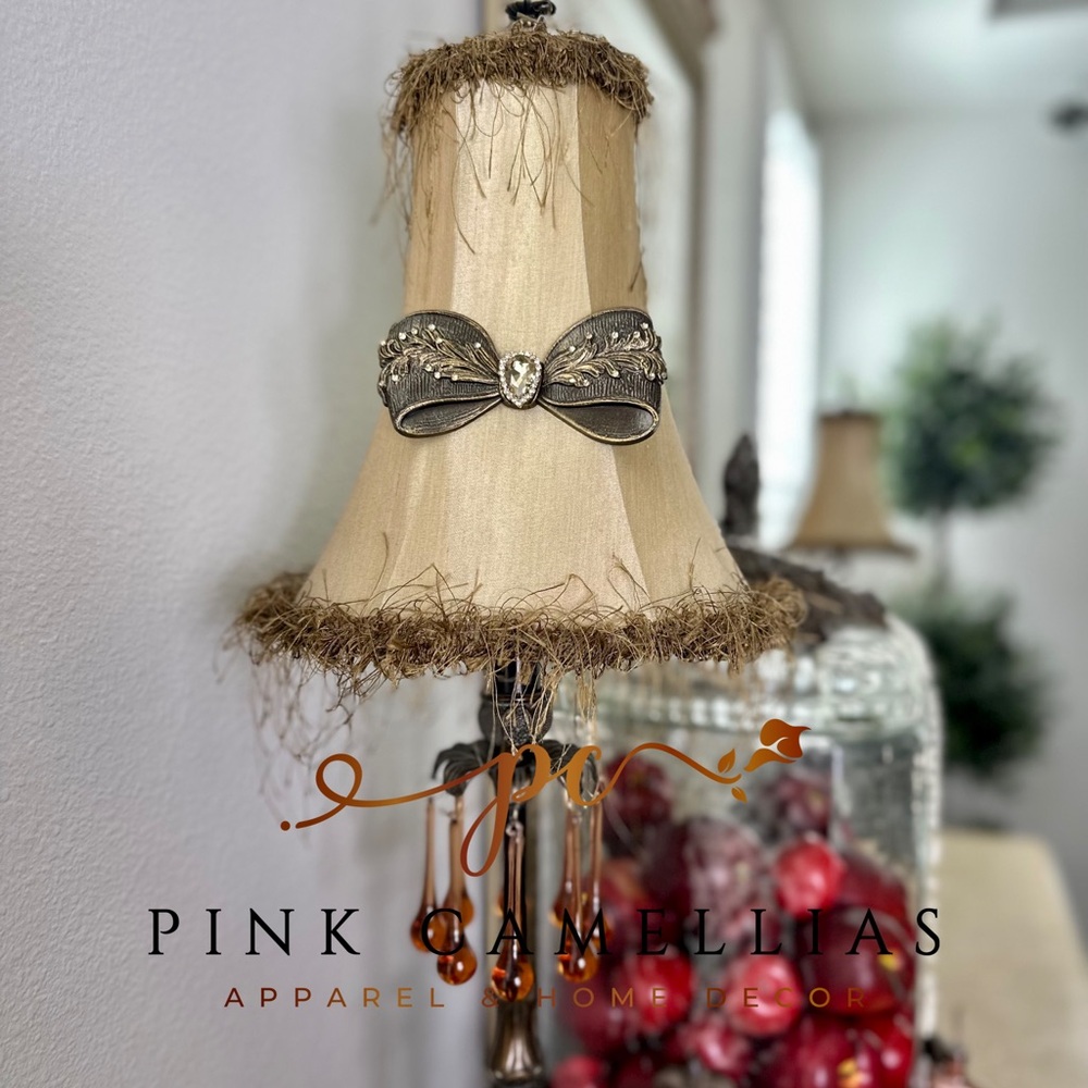 Elegant Bow Lampshade Enhancer